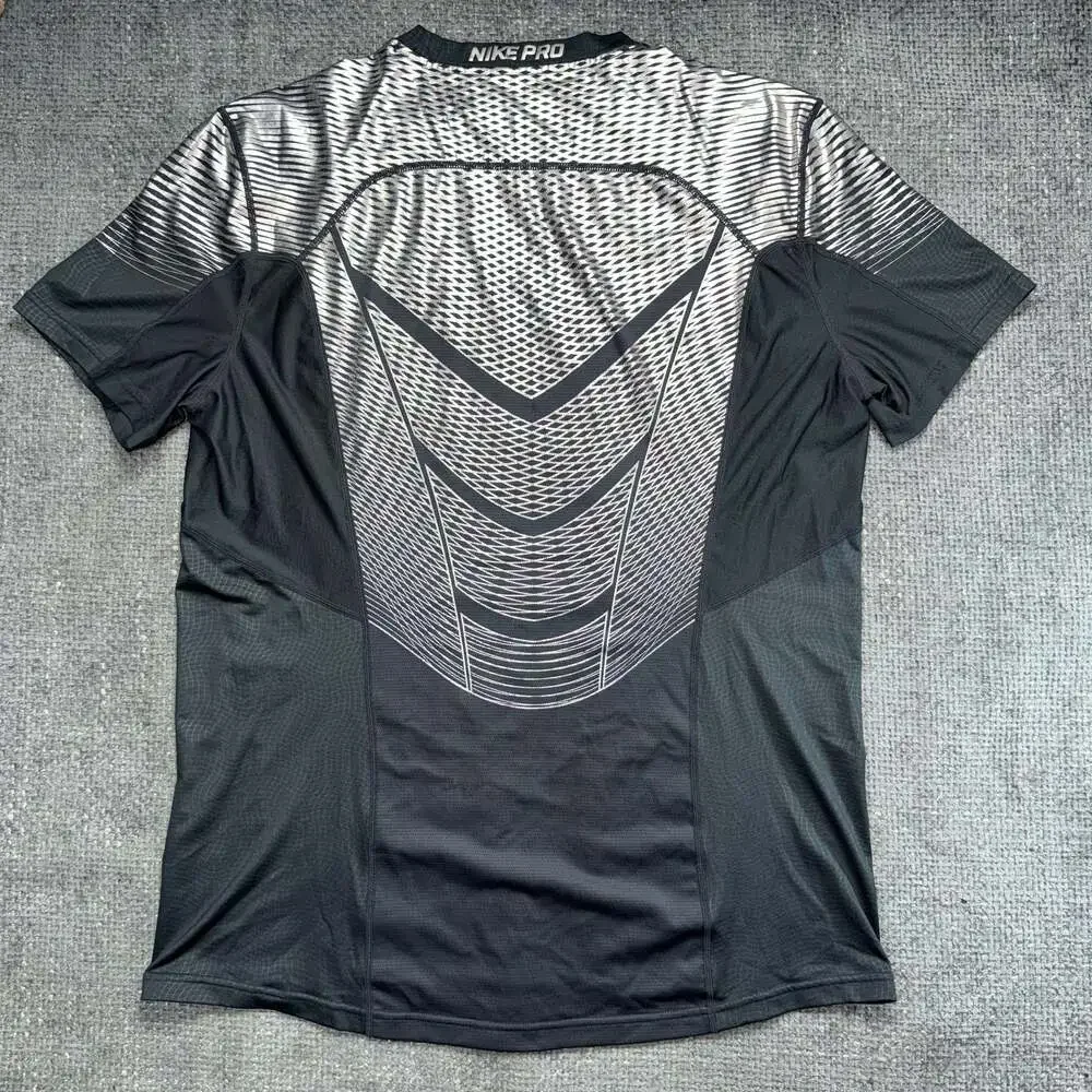 Nike Pro Hypercool Max Metalized Fitted Training Shirt